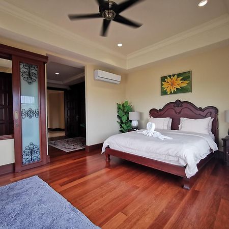 Casa Del Rio Residences Malacca Eksteriør billede